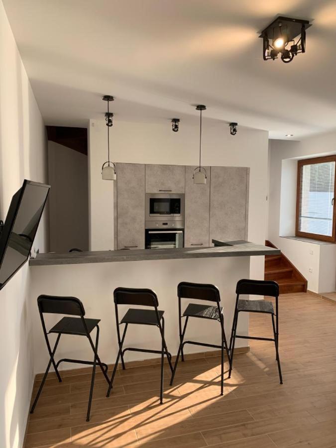 Apartmany Holiday ออสตราวา ภายนอก รูปภาพ
