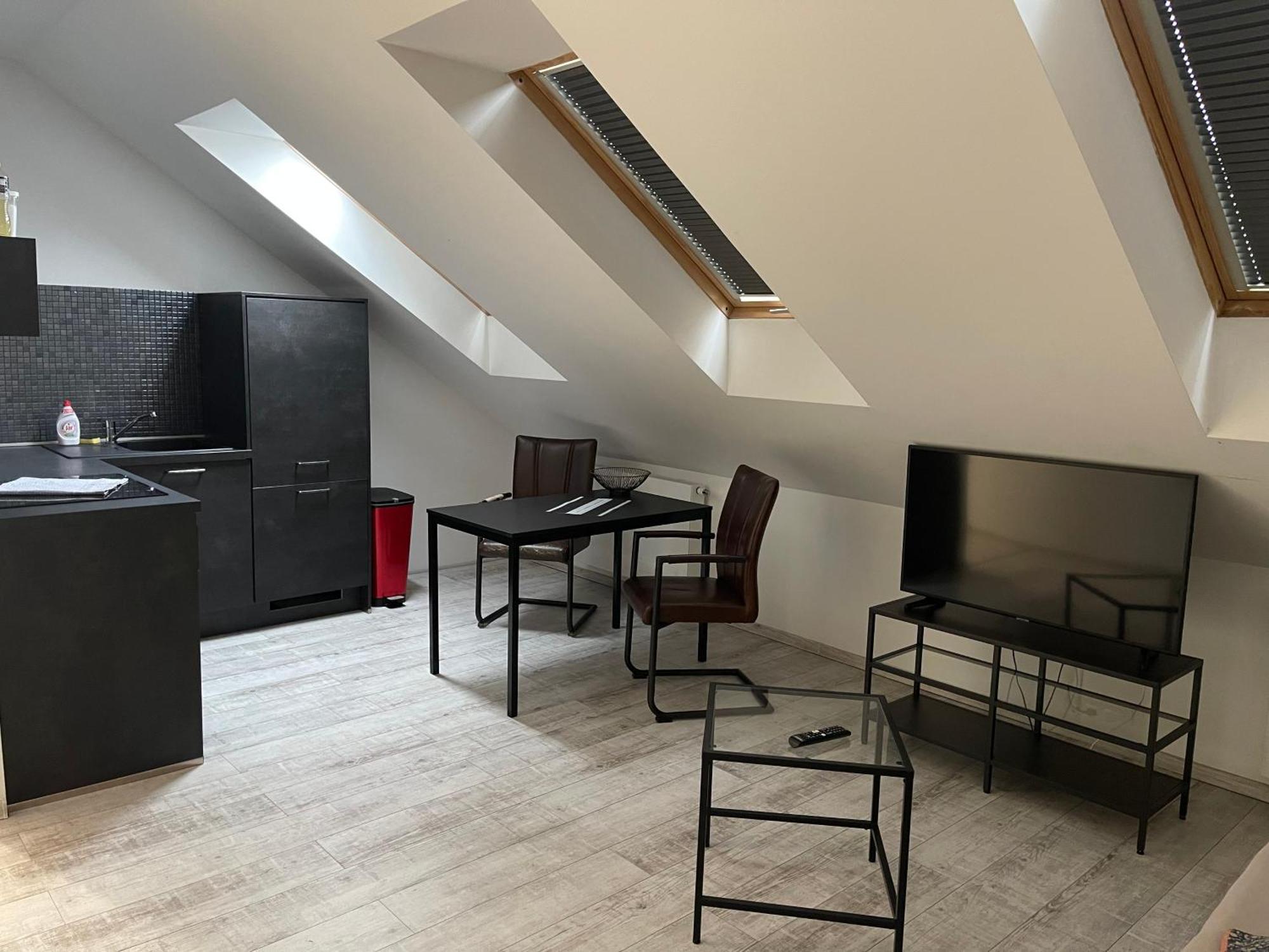 Apartmany Holiday ออสตราวา ภายนอก รูปภาพ